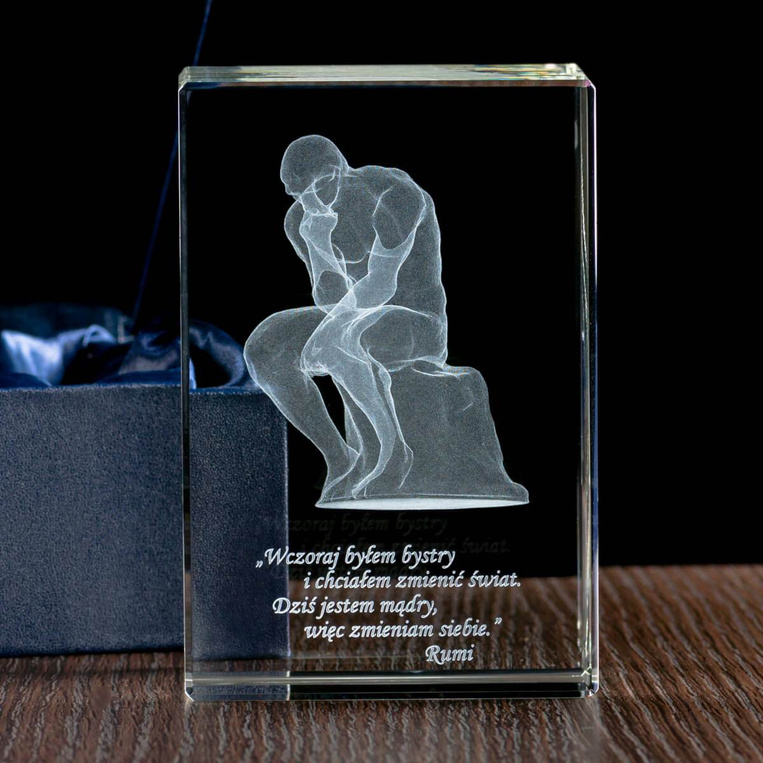 Grawerowana postać Myśliciela 3D - kryształowa statuetka DLA PRAWNIKA