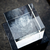 Lili flower in crystal (100x100x100 mm)