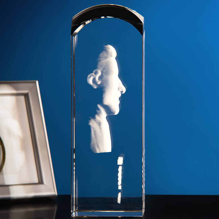 Karykatura 3D w szkle ~ statuetka grawerowana